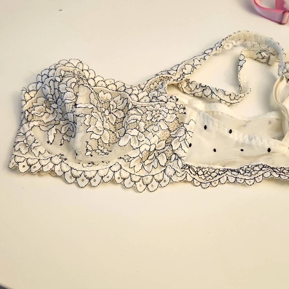Bra - Picture 3 of 3